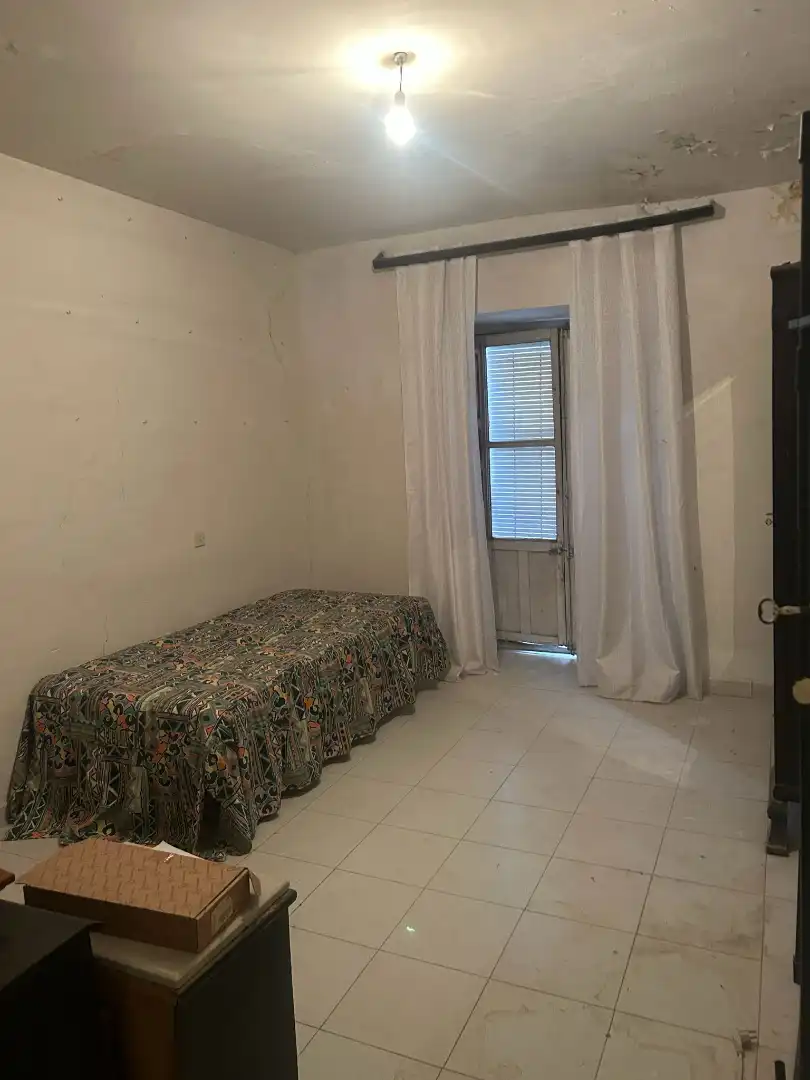 Dormitori de Casa o xalet en venda en Jaén amb Terrassa, Moblat i Alarma
