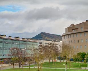 Vista exterior de Pis en venda en Egüés amb Calefacció, Parquet i Terrassa