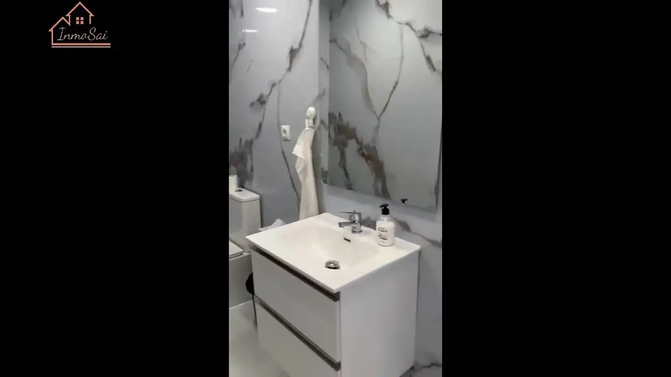 Bathroom of Industrial buildings for sale in Madrid
