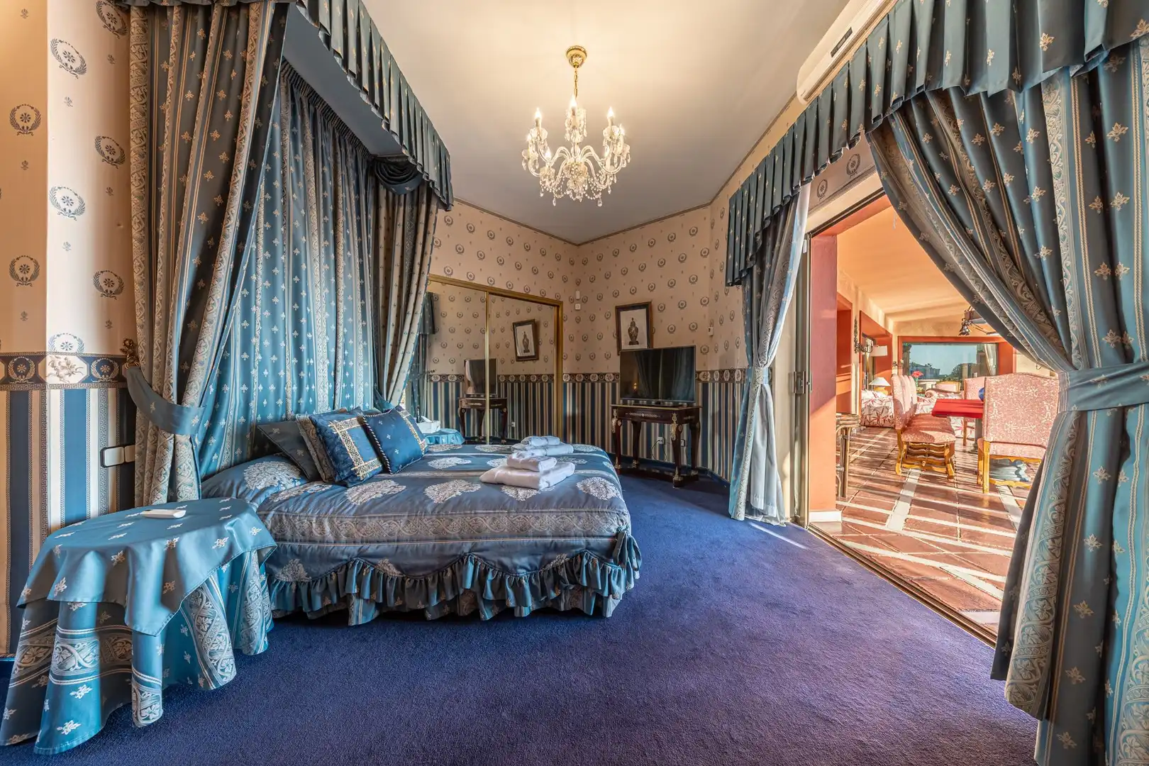 Schlafzimmer von Country house zum Verkauf in Benahavís mit Terrasse