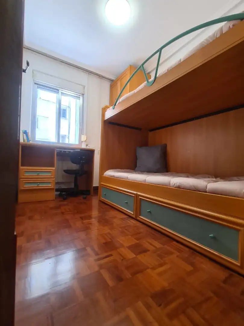 Bedroom of Flat for sale in Burgos