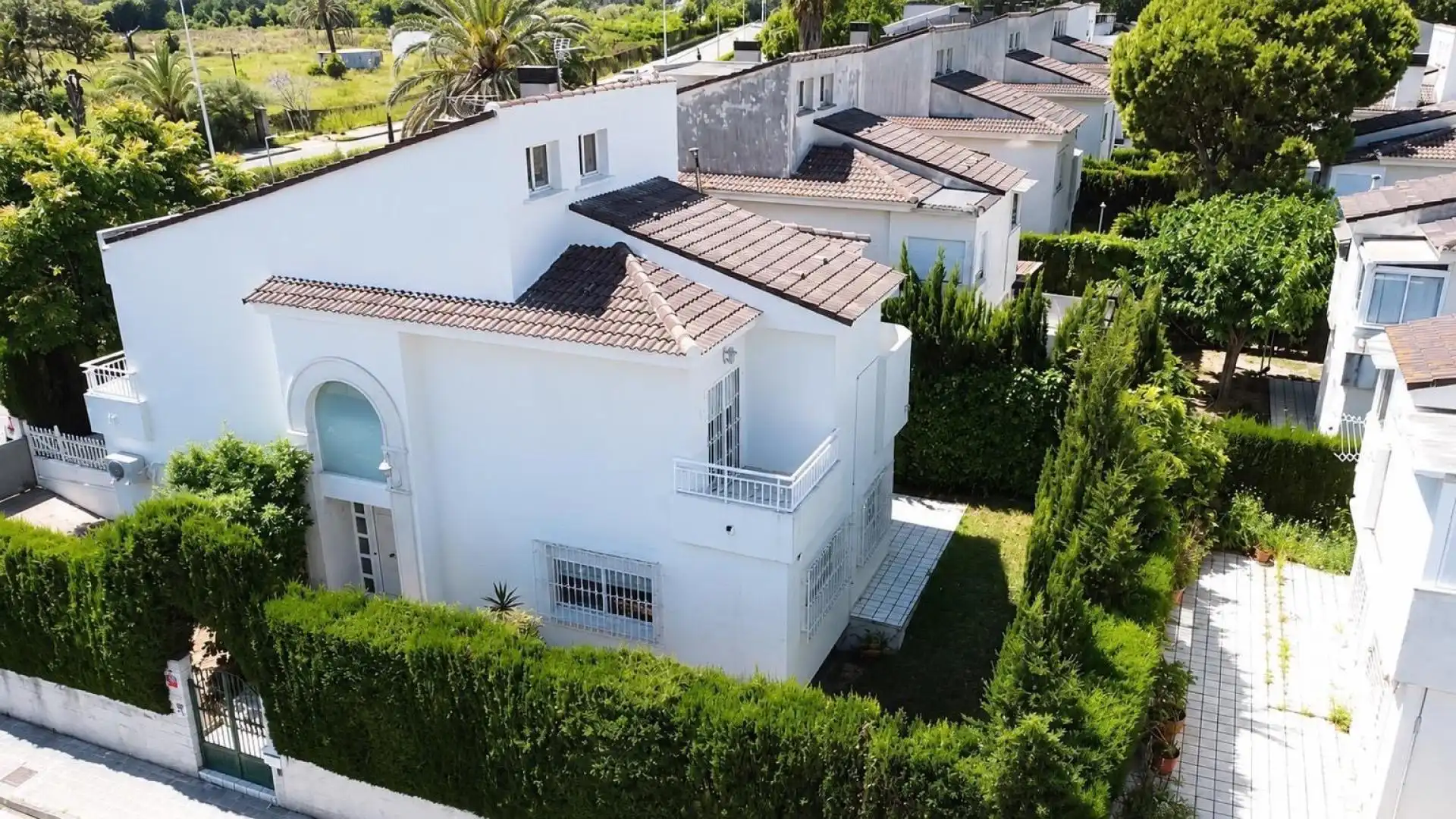 Vista exterior de Casa o xalet en venda en Gandia amb Terrassa i Piscina comunitària