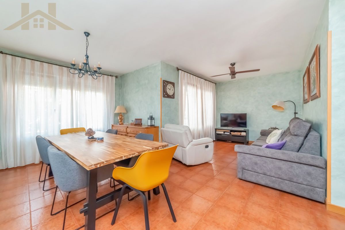 Living room of Single-family semi-detached for sale in Colmenar Viejo  with Heating, Private garden and Parquet flooring
