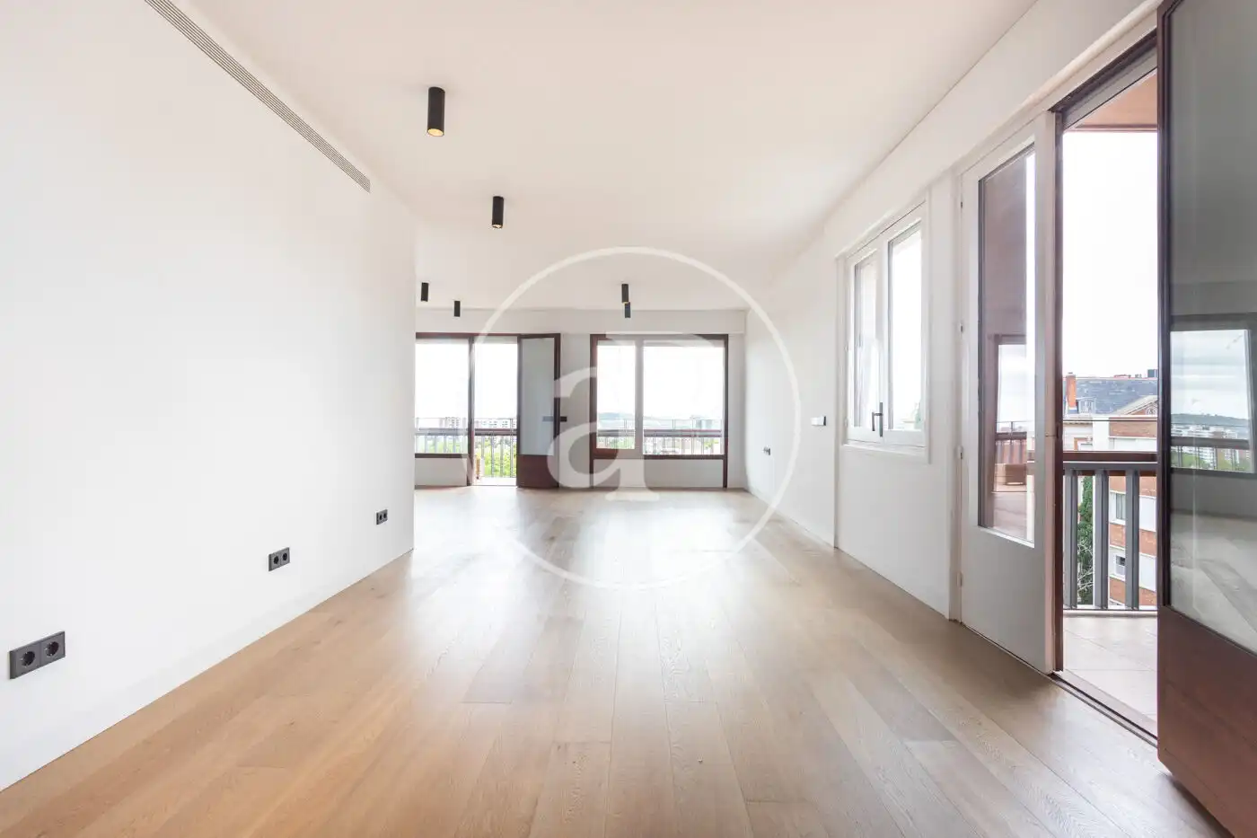 Sala de estar de Piso de alquiler en Barcelona con Aire acondicionado, Calefacción y Jardín privado