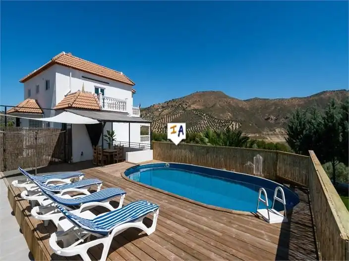 House with pool for sale in Iznájar, imagen 2