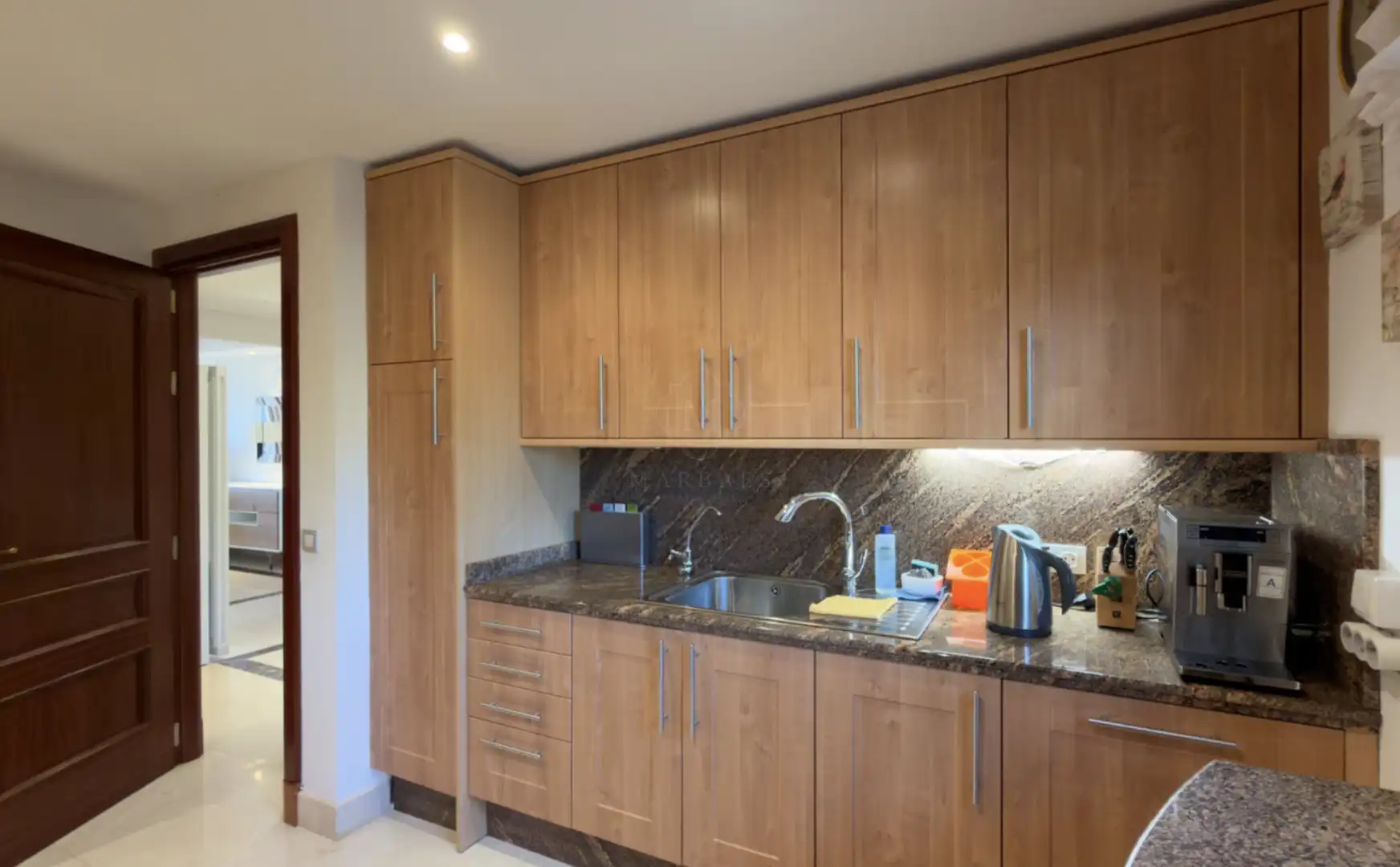 Cuina de Planta baixa en venda en Estepona amb Aire condicionat, Jardí privat i Terrassa