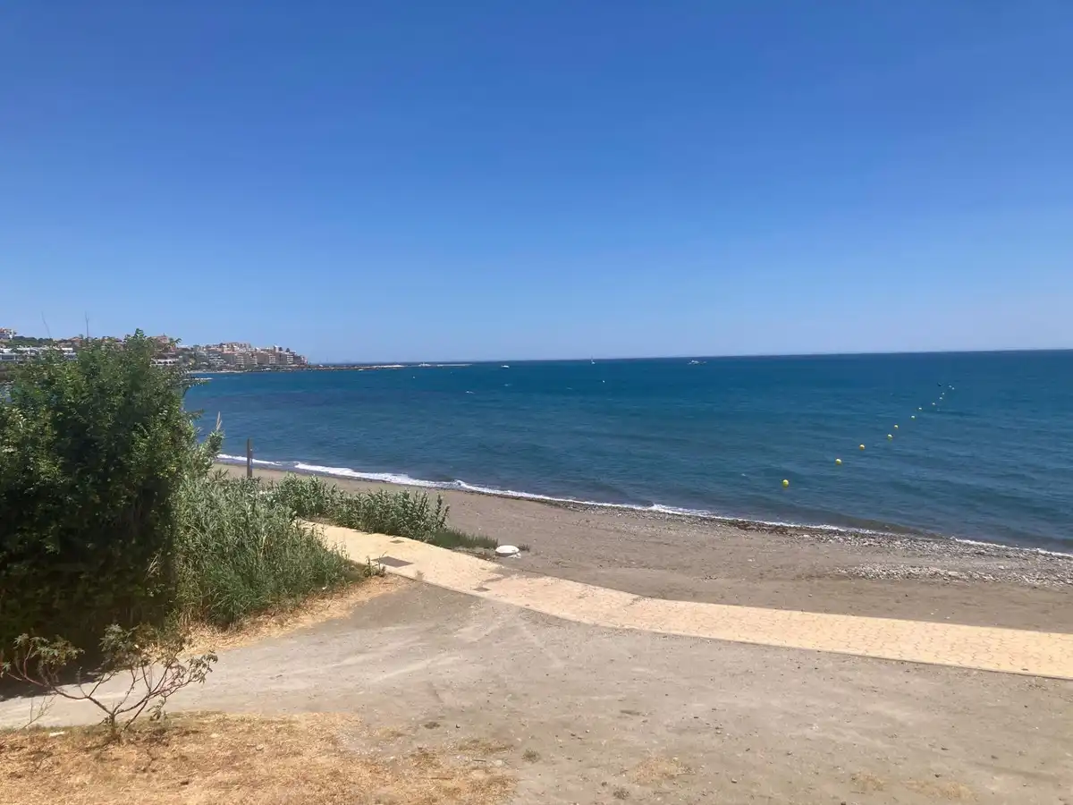 Vista exterior de Casa adosada en venta en Estepona con Aire acondicionado, Terraza y Amueblado