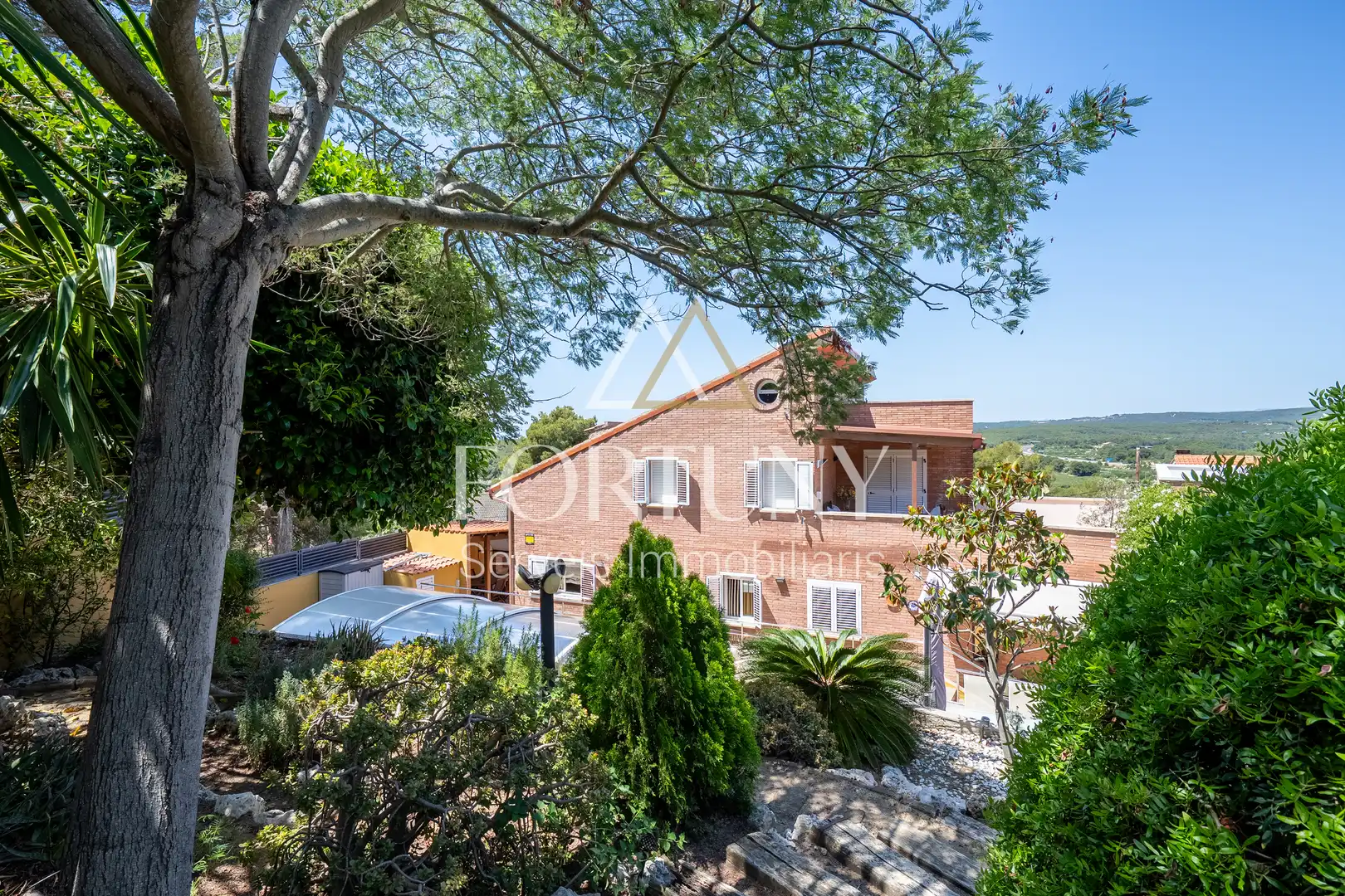 Houses for sale in ALTA GARROTXA, La Móra