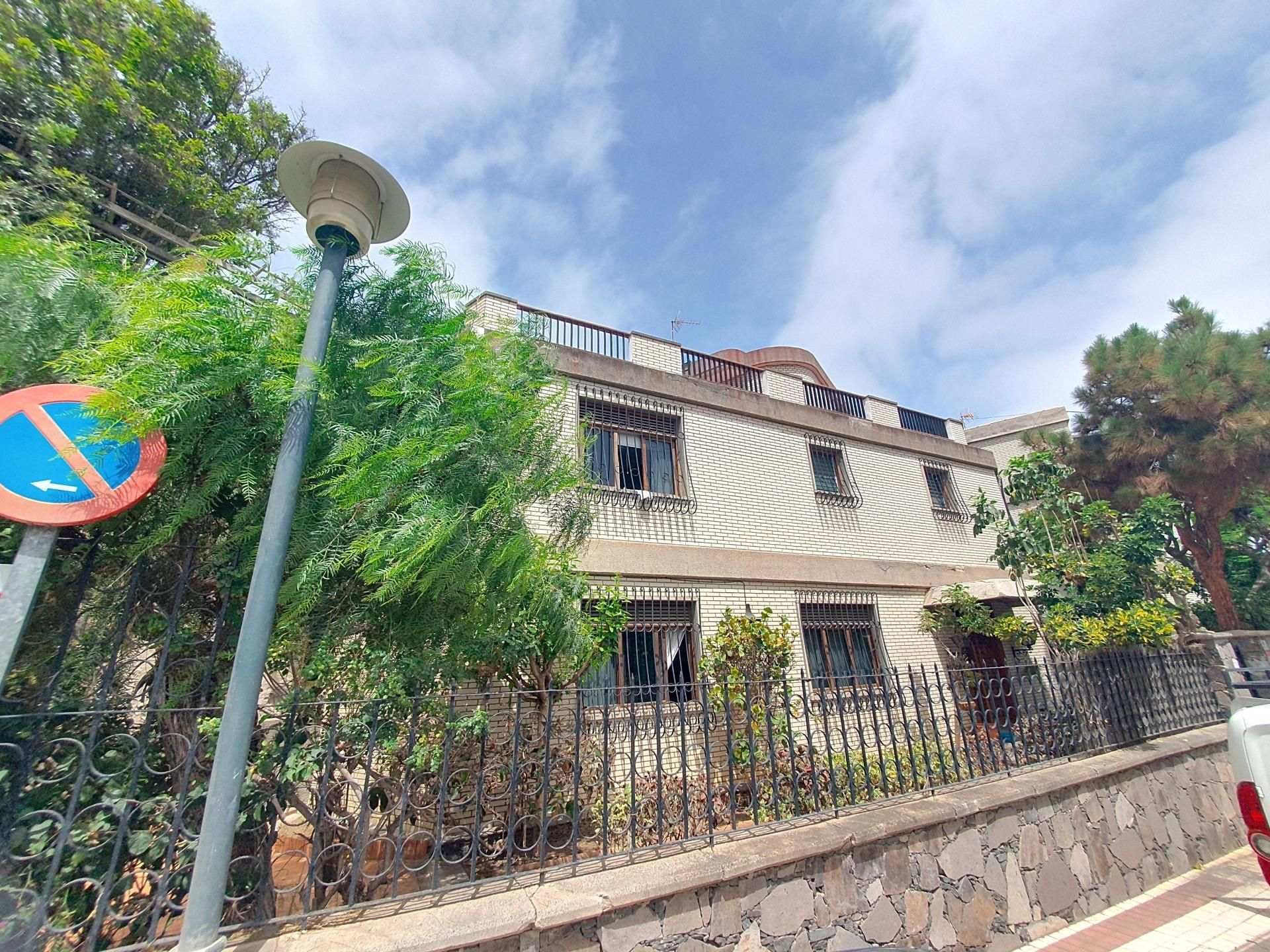 Exterior view of House or chalet for sale in Las Palmas de Gran Canaria  with Air Conditioner, Private garden and Balcony