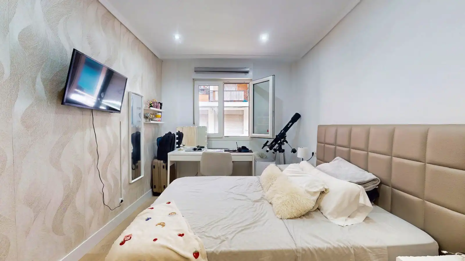 Bedroom of Flat for sale in Bilbao   with Heating