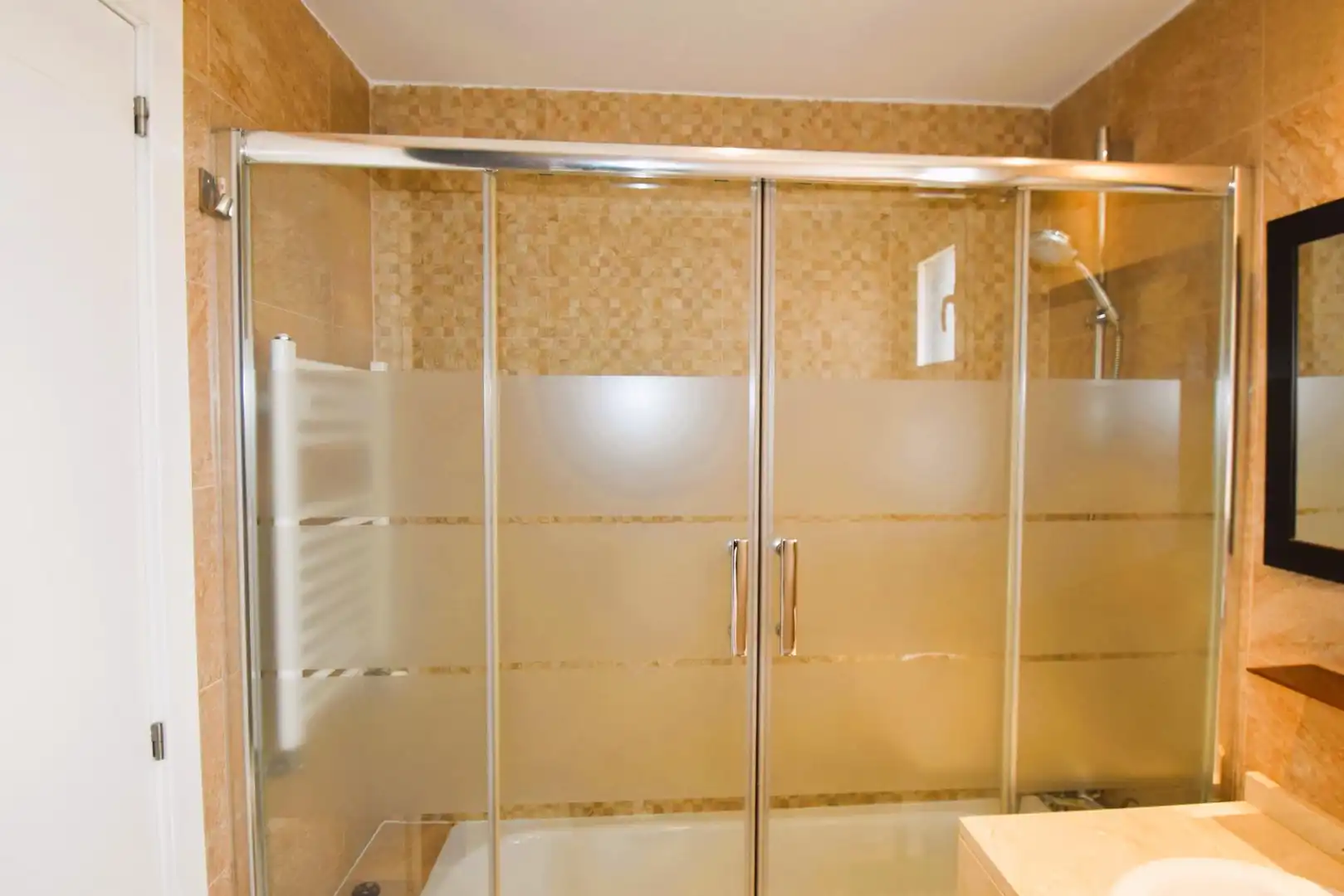 Bany de Pis en venda en Madrid amb Aire condicionat, Calefacció i Piscina comunitària