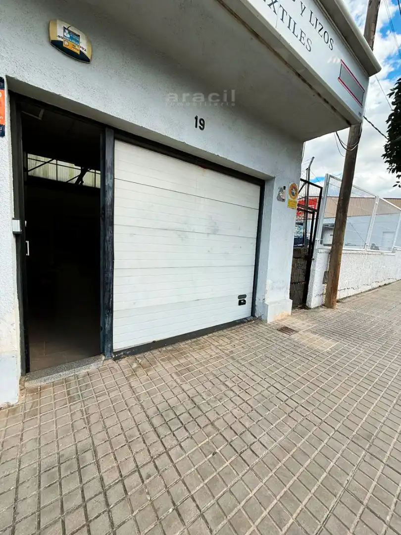 Vista exterior de Nave industrial en venta en Alcoy / Alcoi