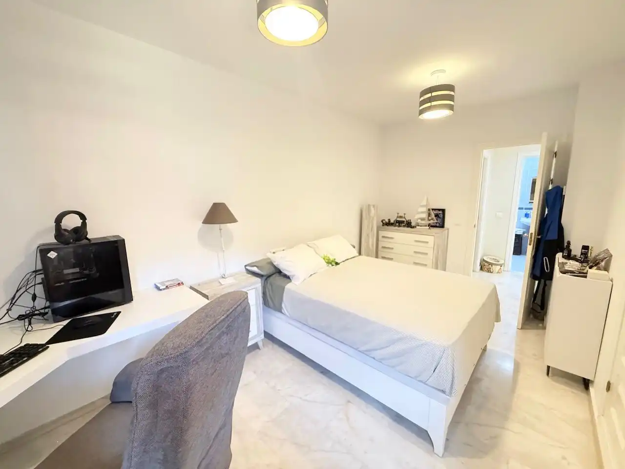 Dormitori de Casa o xalet en venda en Vélez-Málaga amb Aire condicionat, Calefacció i Jardí privat