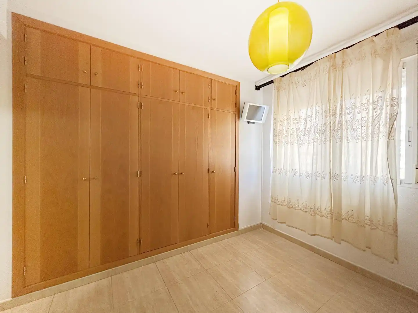 Dormitori de Apartament en venda en Alicante / Alacant amb Terrassa, Balcó i Alarma