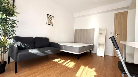 Foto 3 de Estudio de alquiler en De Fermín Caballero, La Paz,  Madrid Capital