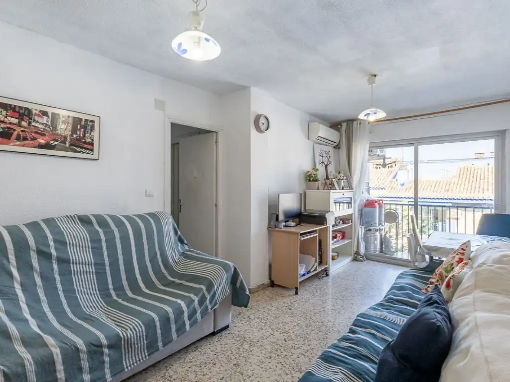 Sala d'estar de Pis en venda en Granada amb Calefacció