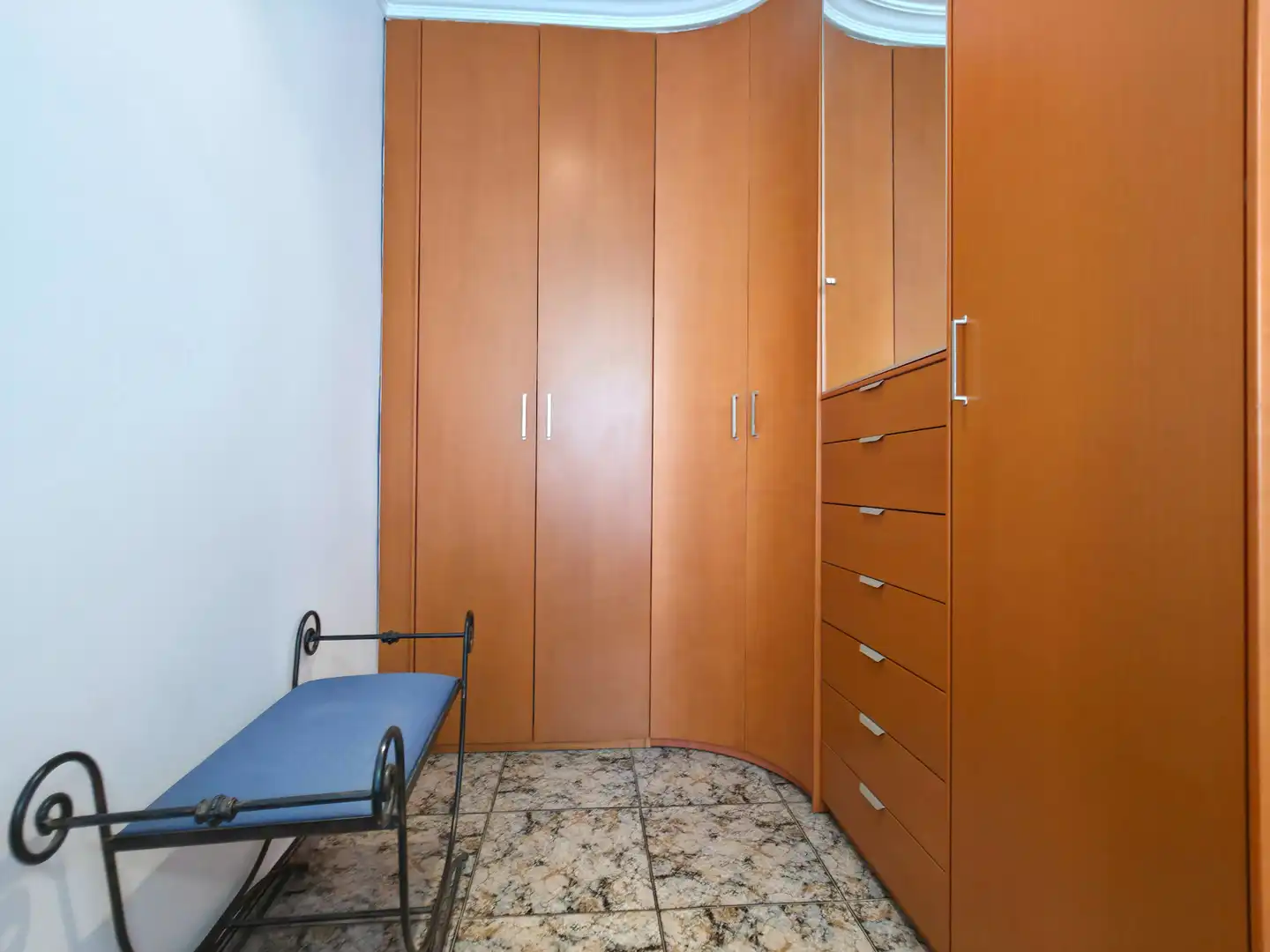 Habitación de Casa o chalet en venta en Sant Vicenç Dels Horts con Aire acondicionado, Calefacción y Jardín privado