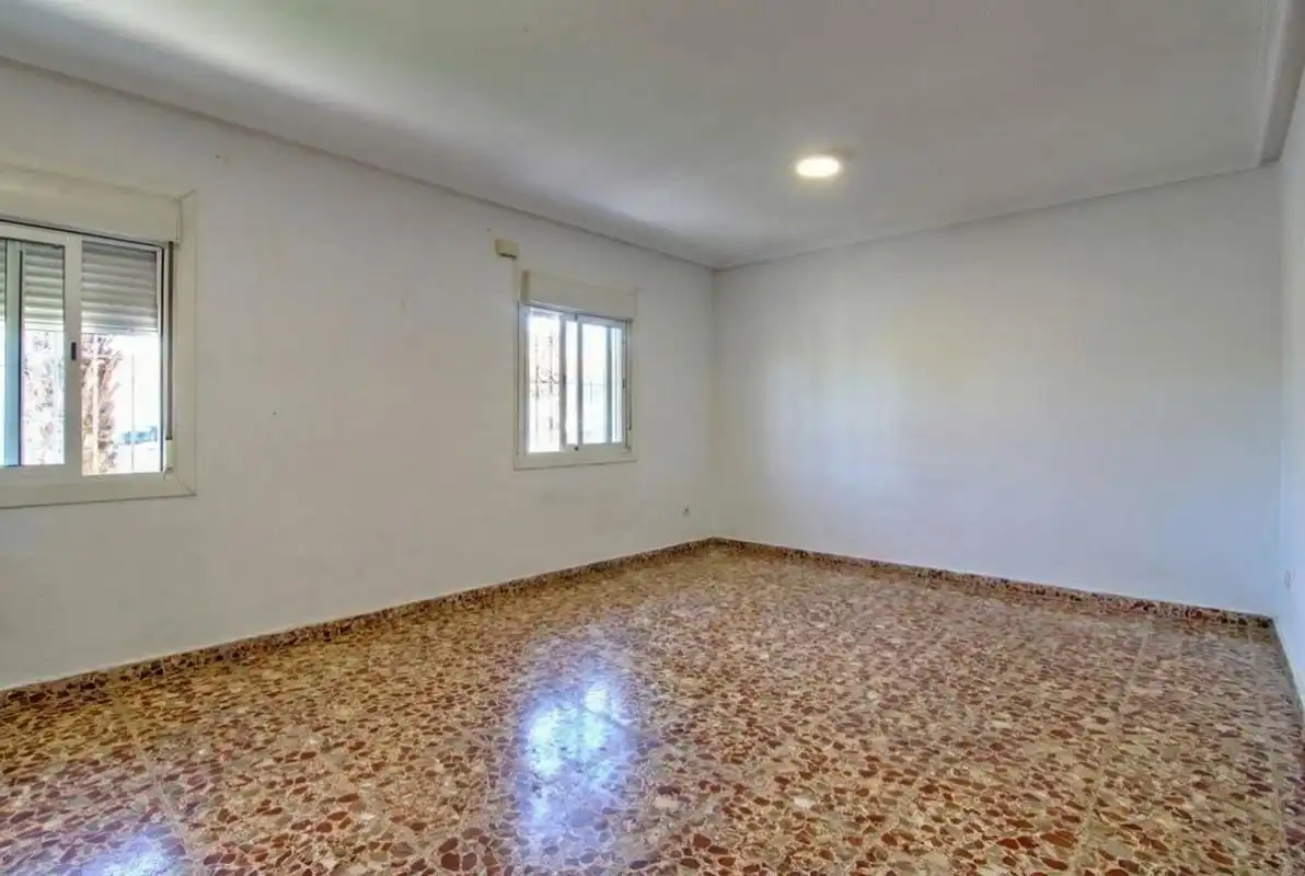 Ground floor for sale in Alicante / Alacant  with Heating, Terrace and Storage room