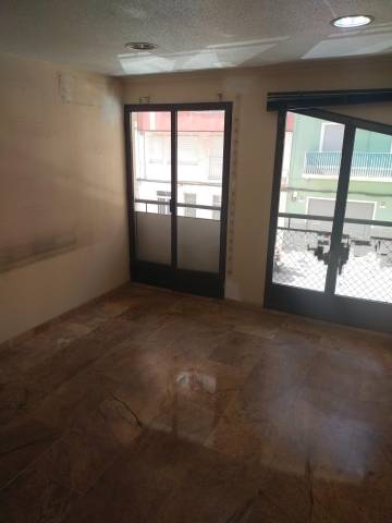 Local comercial en Alquiler en Reina Victoria - Miguel Hernández