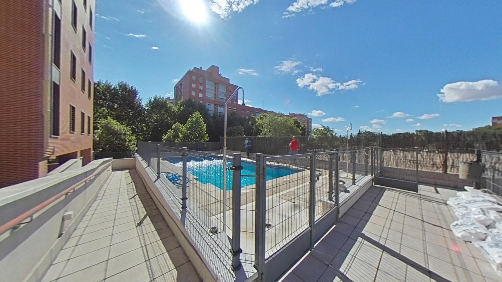 Swimming pool of Flat for sale in  Madrid Capital  with Air Conditioner, Storage room and Swimming Pool