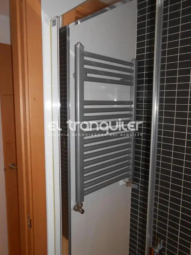 Bathroom of Flat for rent in Leganés  with Terrace, Storage room and Swimming Pool