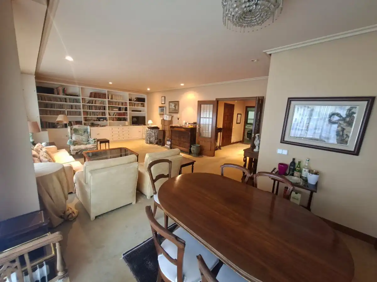 Sala d'estar de Pis en venda en Vitoria - Gasteiz amb Calefacció, Parquet i Terrassa
