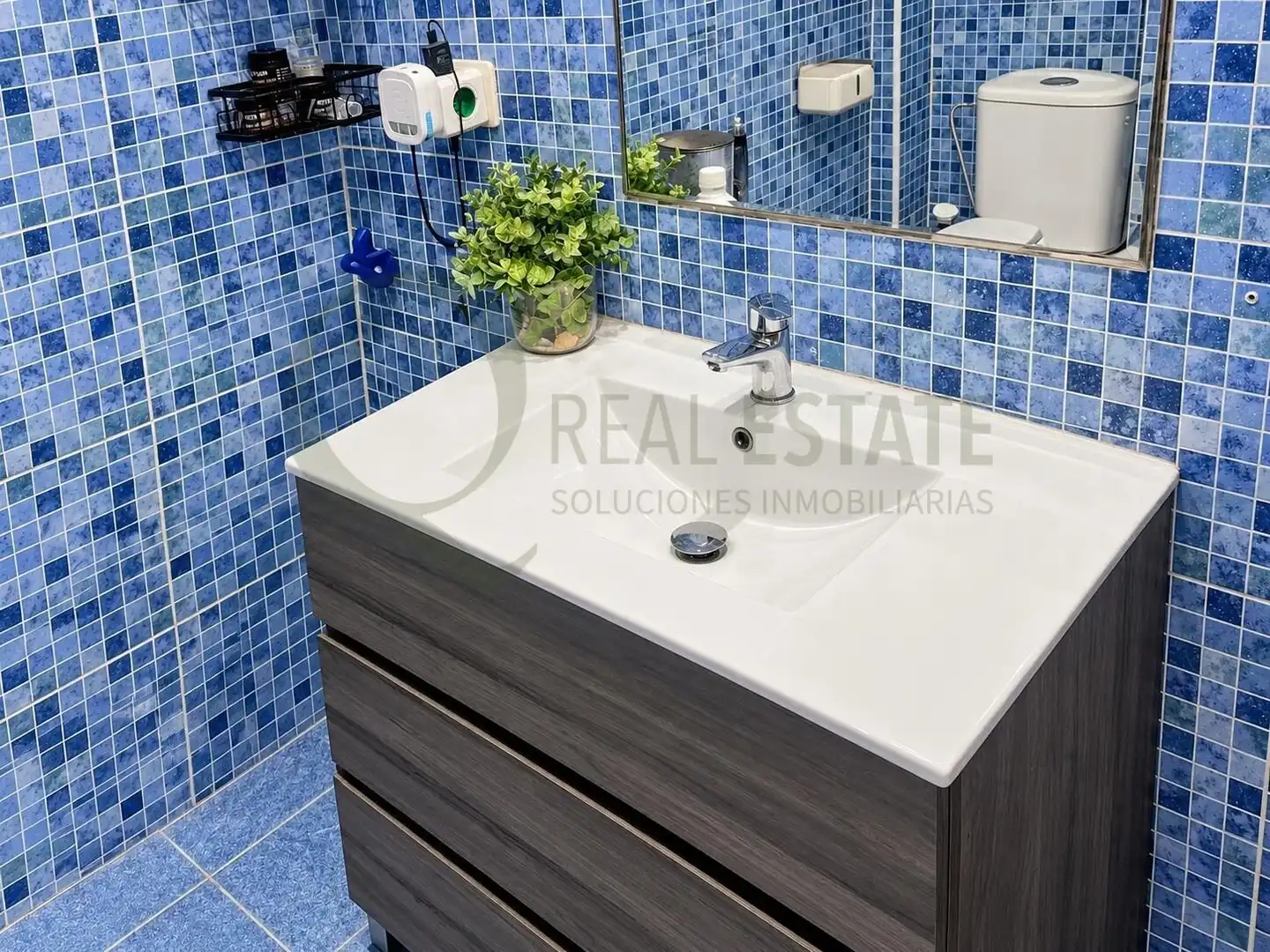 Bathroom of Flat for sale in Alicante / Alacant  with Air Conditioner, Heating and Private garden