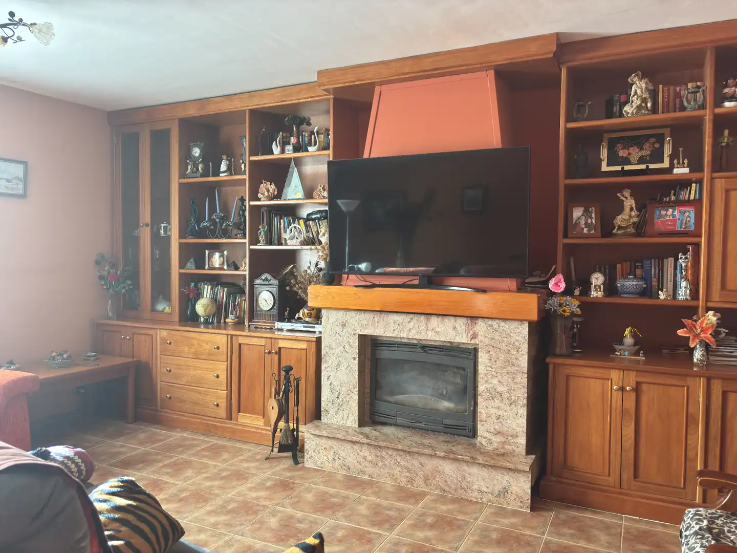 Wohnzimmer von Country house zum Verkauf in Flix mit Klimaanlage, Privatgarten und Schwimmbad