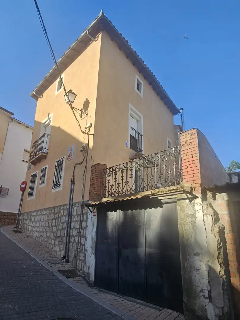 Vista exterior de Casa adosada en venta en Orusco de Tajuña con Amueblado