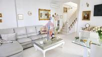 Sala d'estar de Casa o xalet en venda en Los Montesinos amb Aire condicionat, Terrassa i Piscina