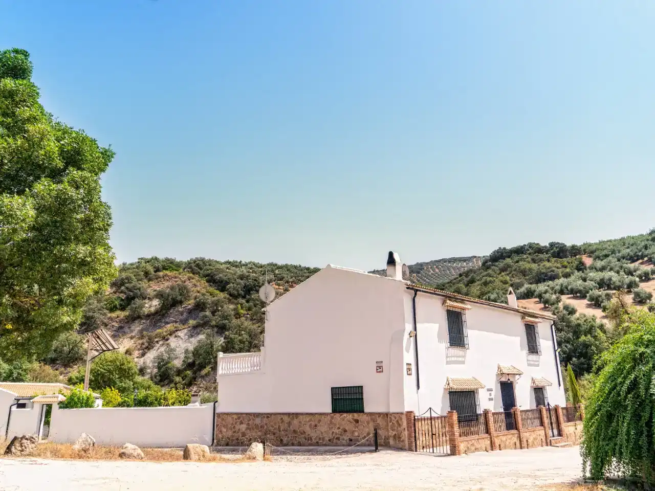 Exterior view of Houses for rent in Iznájar  with Private garden, Storage room and Swimming Pool