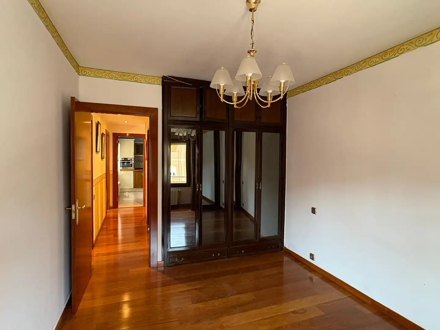 Comedor de Piso en venta en Gijón  con Calefacción y Trastero