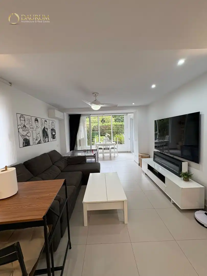 Wohnzimmer von Wohnung zum Verkauf in Marbella mit Klimaanlage, Heizung und Terrasse