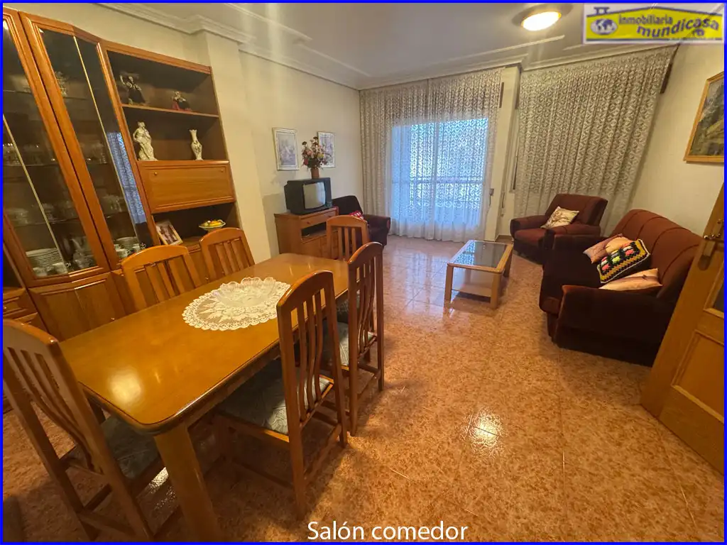 Casa amb terrassa en venda a Calle de Campoamor, imagen 3