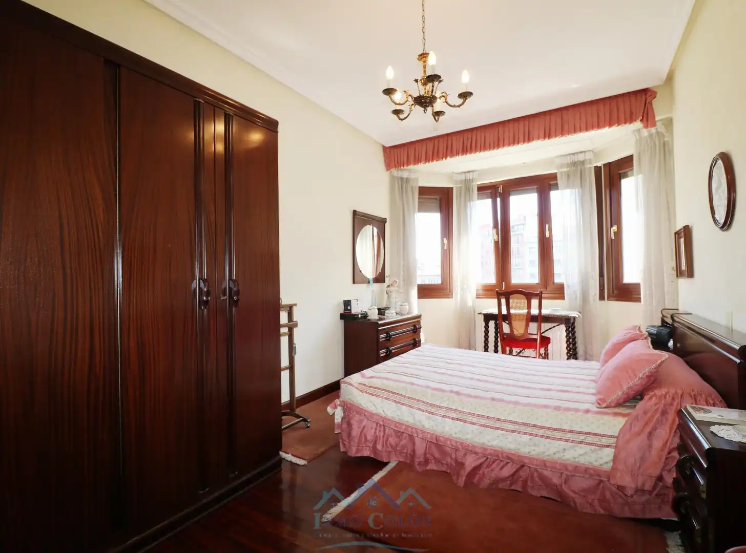 Habitación de Piso en venta en Irun  con Calefacción y Trastero