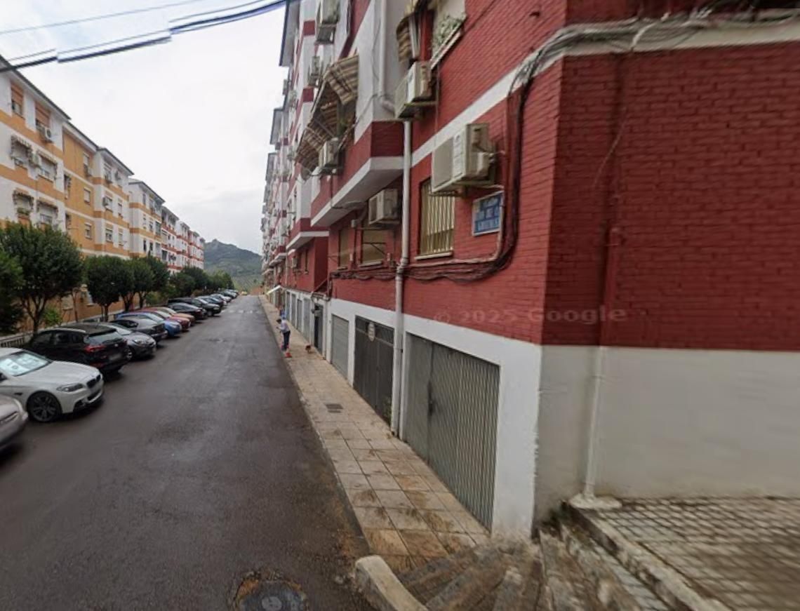 Vista exterior de Pis en venda en  Jaén Capital amb Terrassa i Balcó