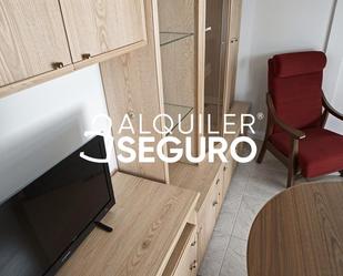 Living room of Flat to rent in  Sevilla Capital  with Air Conditioner, Terrace and Furnished