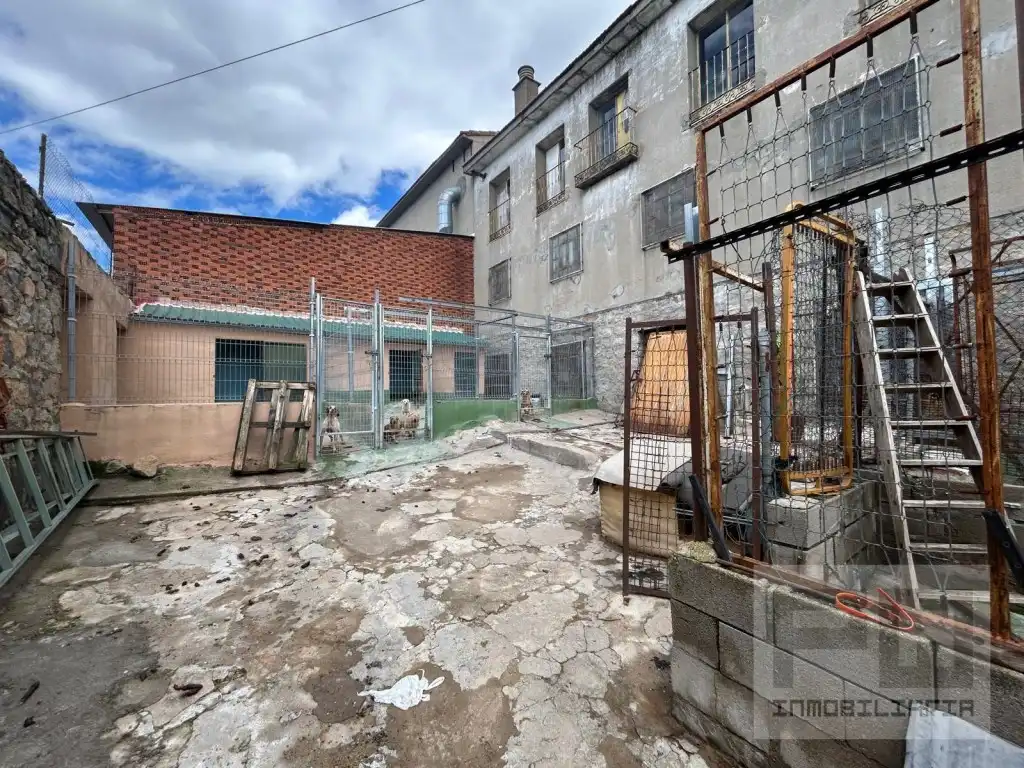 Edifici en venda a Calle Iglesia, Las Navas del Marqués