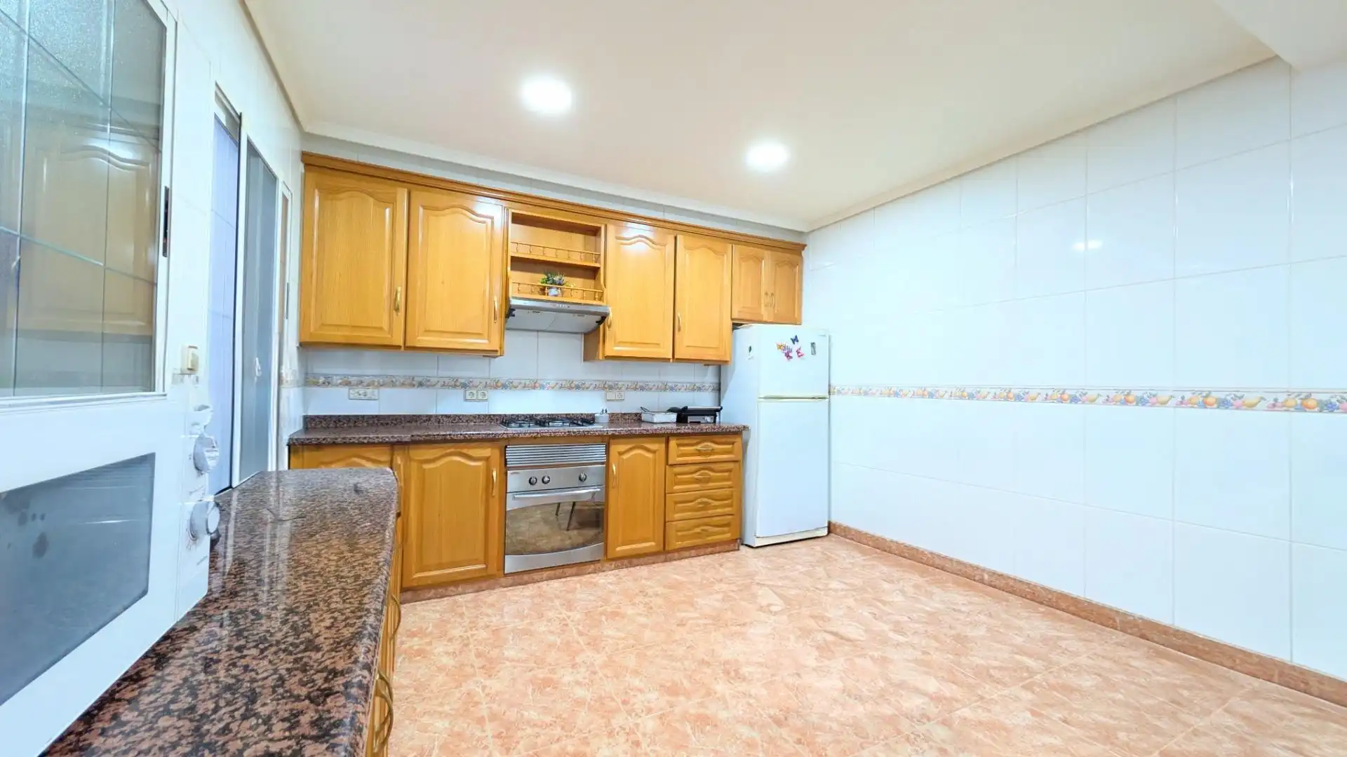 Kitchen of Flat for sale in Elche / Elx  with Air Conditioner and Balcony