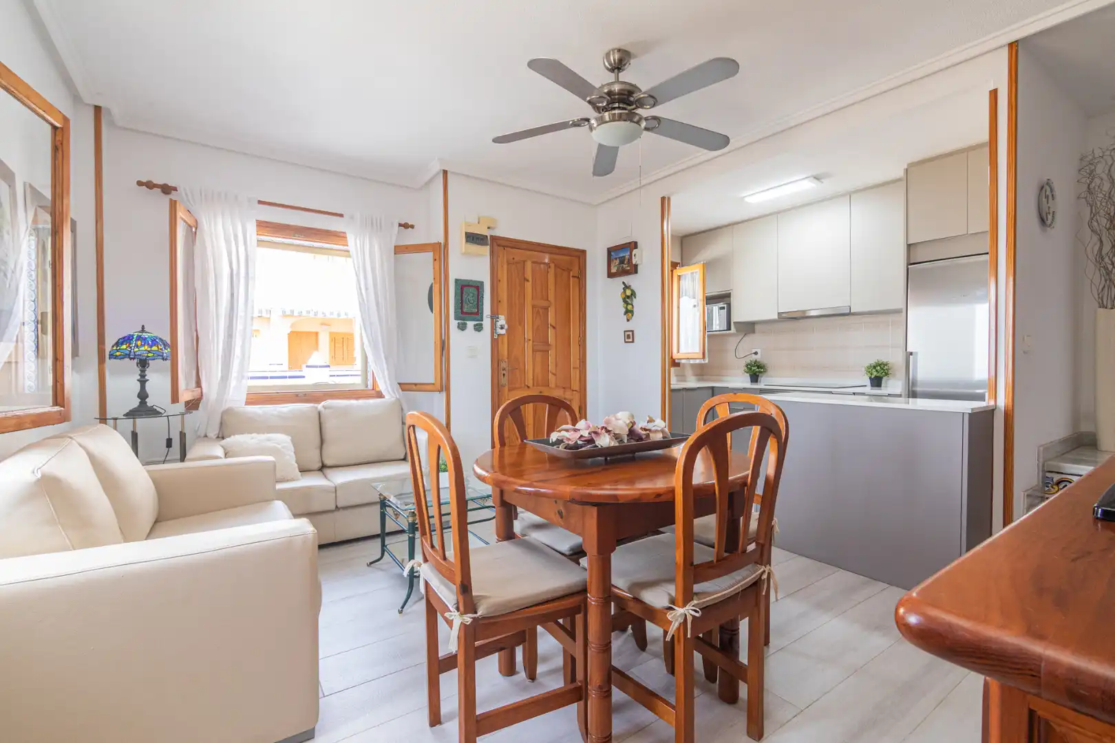 Comedor de Casa adosada en venta en Santa Pola con Aire acondicionado, Terraza y Amueblado