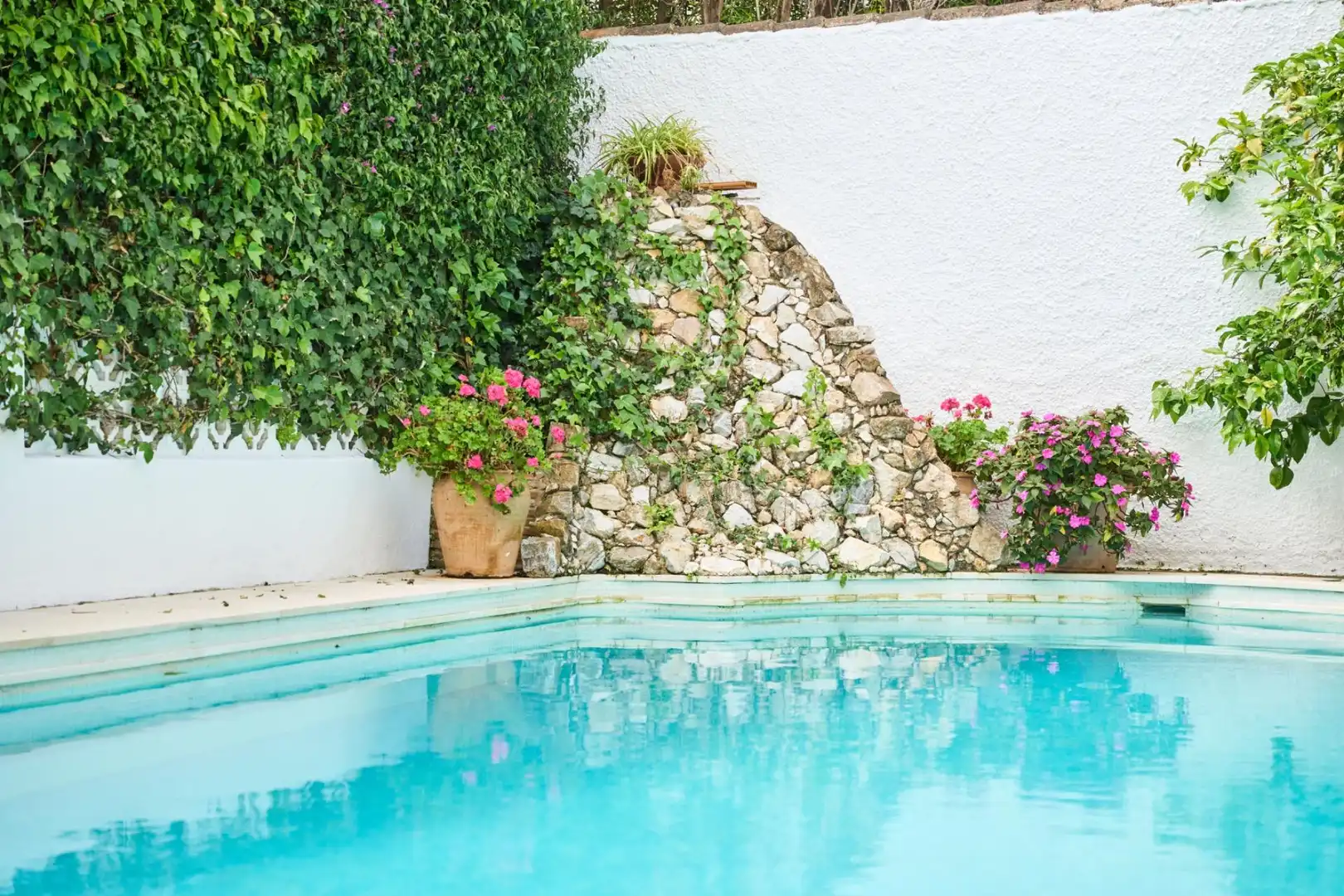 Piscina de Casa o chalet en venta en Marbella con Aire acondicionado, Calefacción y Jardín privado