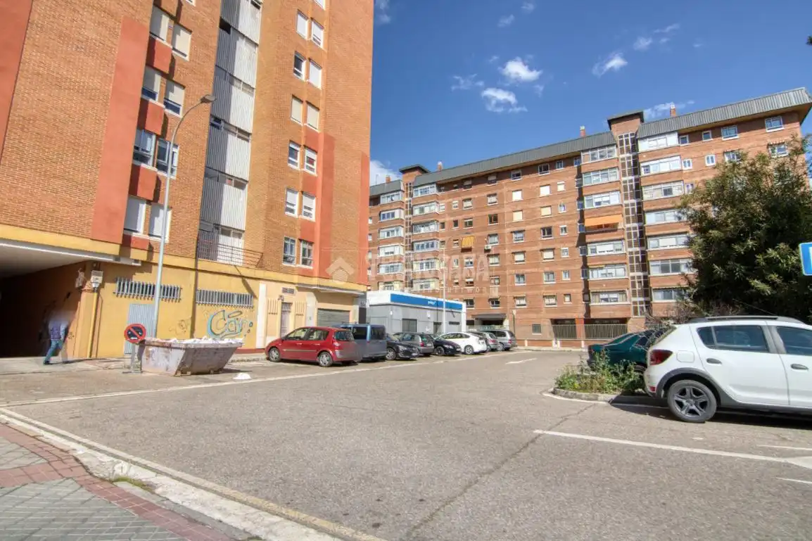 Vista exterior de Pis en venda en Valladolid amb Calefacció i Terrassa