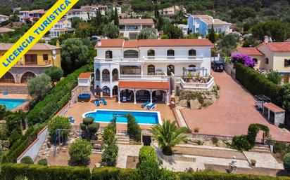 Vista exterior de Casa o xalet en venda en Pau amb Calefacció, Piscina i Jacuzzi