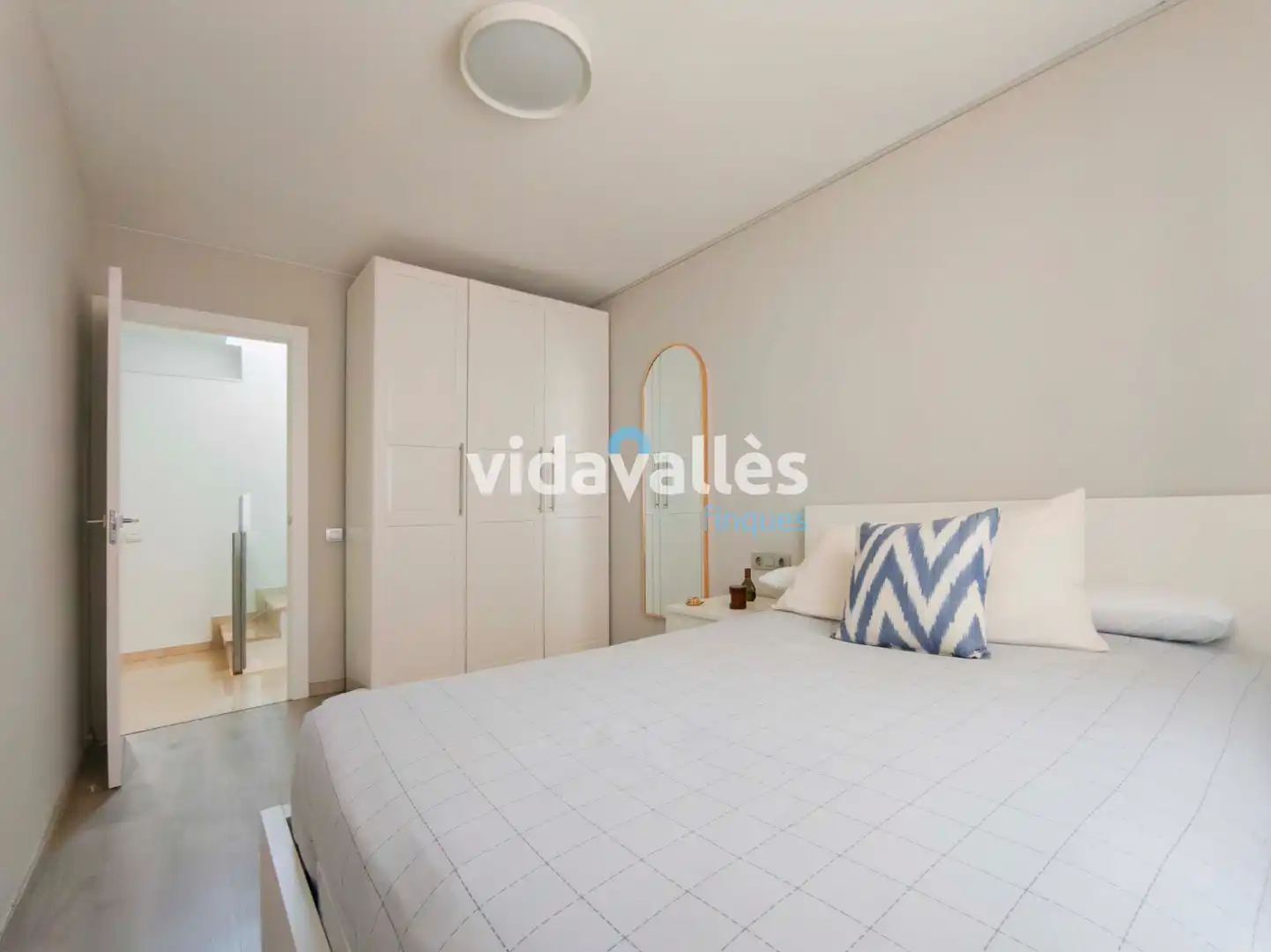 Habitación de Casa adosada en venta en Premià de Mar con Aire acondicionado, Calefacción y Jardín privado