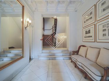 Penthouse with lift for sale in Barrio de Salamanca