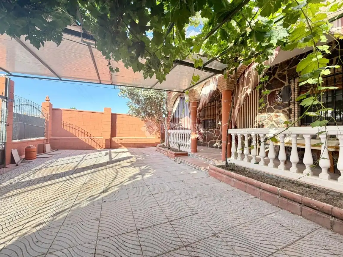 Terrassa de Finca rústica en venda en Puente Genil amb Aire condicionat, Calefacció i Terrassa