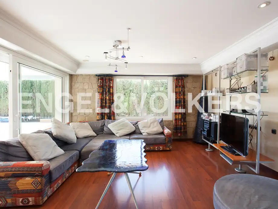 Sala de estar de Casa o chalet en venta en Serra con Calefacción, Jardín privado y Trastero