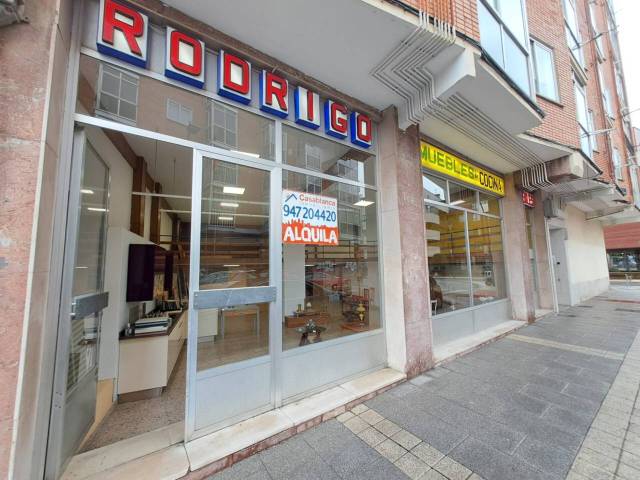 Local comercial en Alquiler en Calle Molino Salinas en Barriada Militar 2 de Mayo - Capiscol