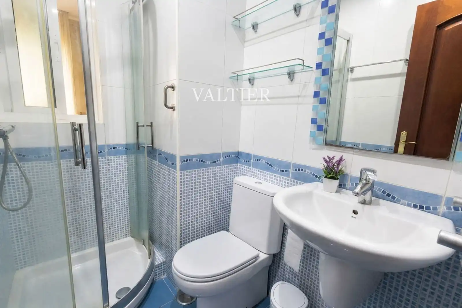 Badezimmer von Wohnung zur Miete in Madrid mit Klimaanlage, Terrasse und Möbliert