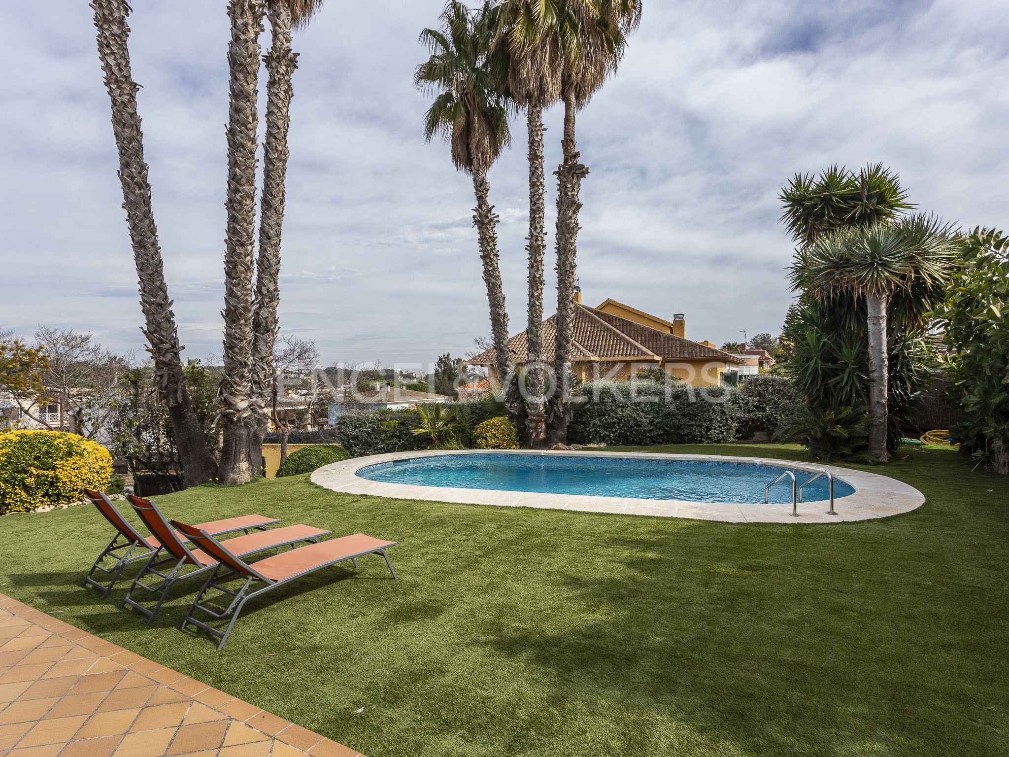 Jardí de Casa o xalet en venda en Vilanova i la Geltrú amb Calefacció, Jardí privat i Terrassa